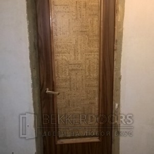Обратите внимание,фото старых дверей до нашего монтажа!